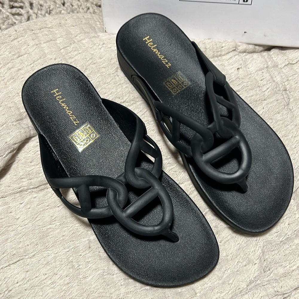 Black Women's Chain-Link Thong Sandals